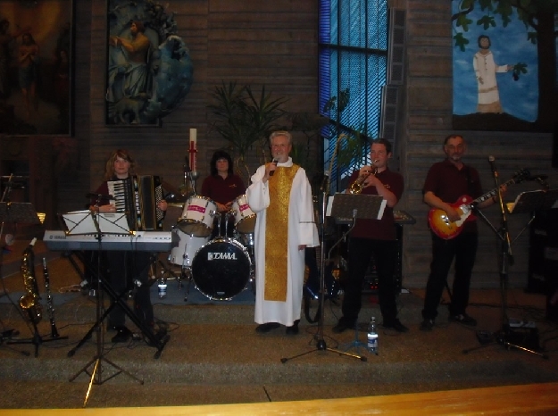 In der Katholischen Kirche in Tennenbronn, Mai 2009 (Musikalische Gestaltung einer Mai Andacht)